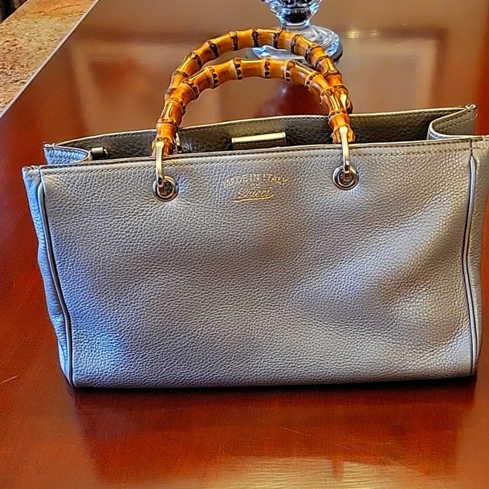 Gucci shopper Tote leather medium bag. Color gold metallic